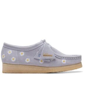 Clarks Women’s Wallabee Derby’s in Cloud Grey size 6.5